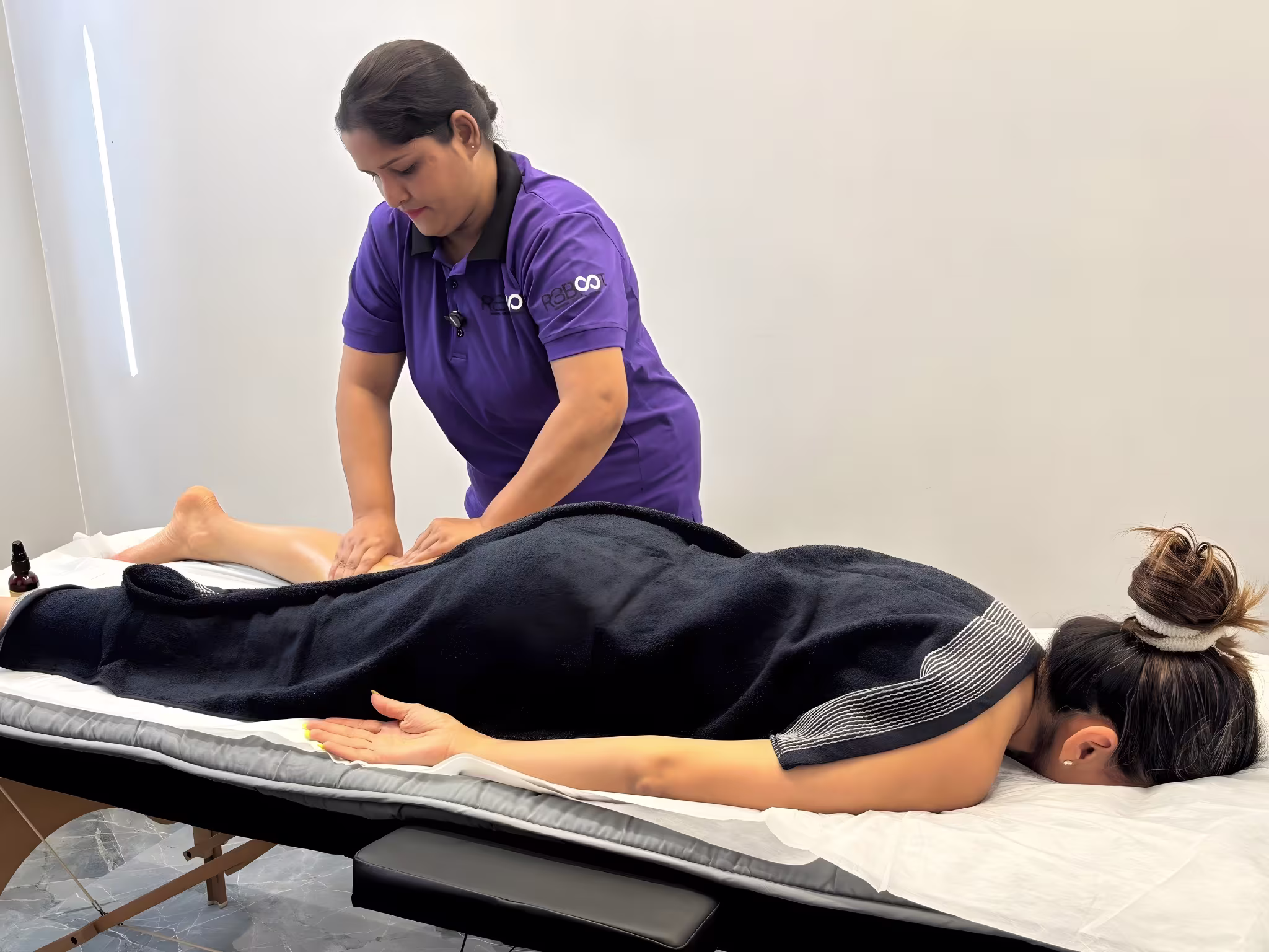 Women's Sports Massage Session – R3BOOT Mumbai